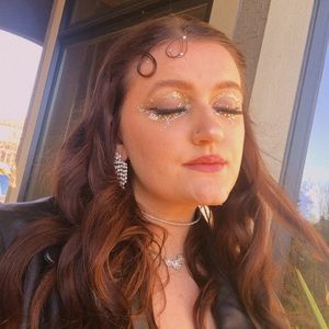 Meet your Posher, Mia